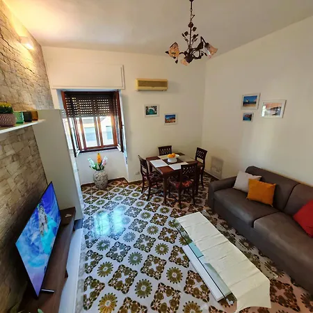 Dino Domus 아파트